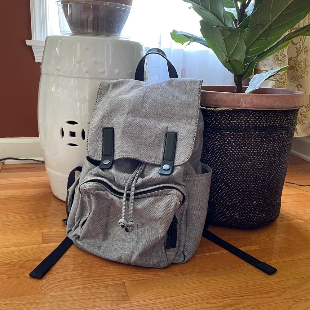 Everlane / The Modern Snap Backpack, Reverse Denim